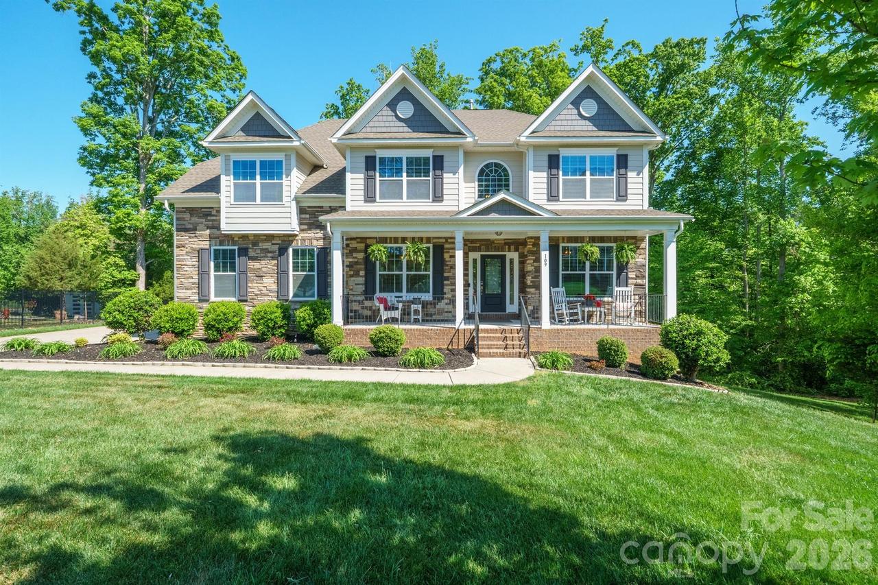 109 Athens Ct., Mooresville, NC 28115