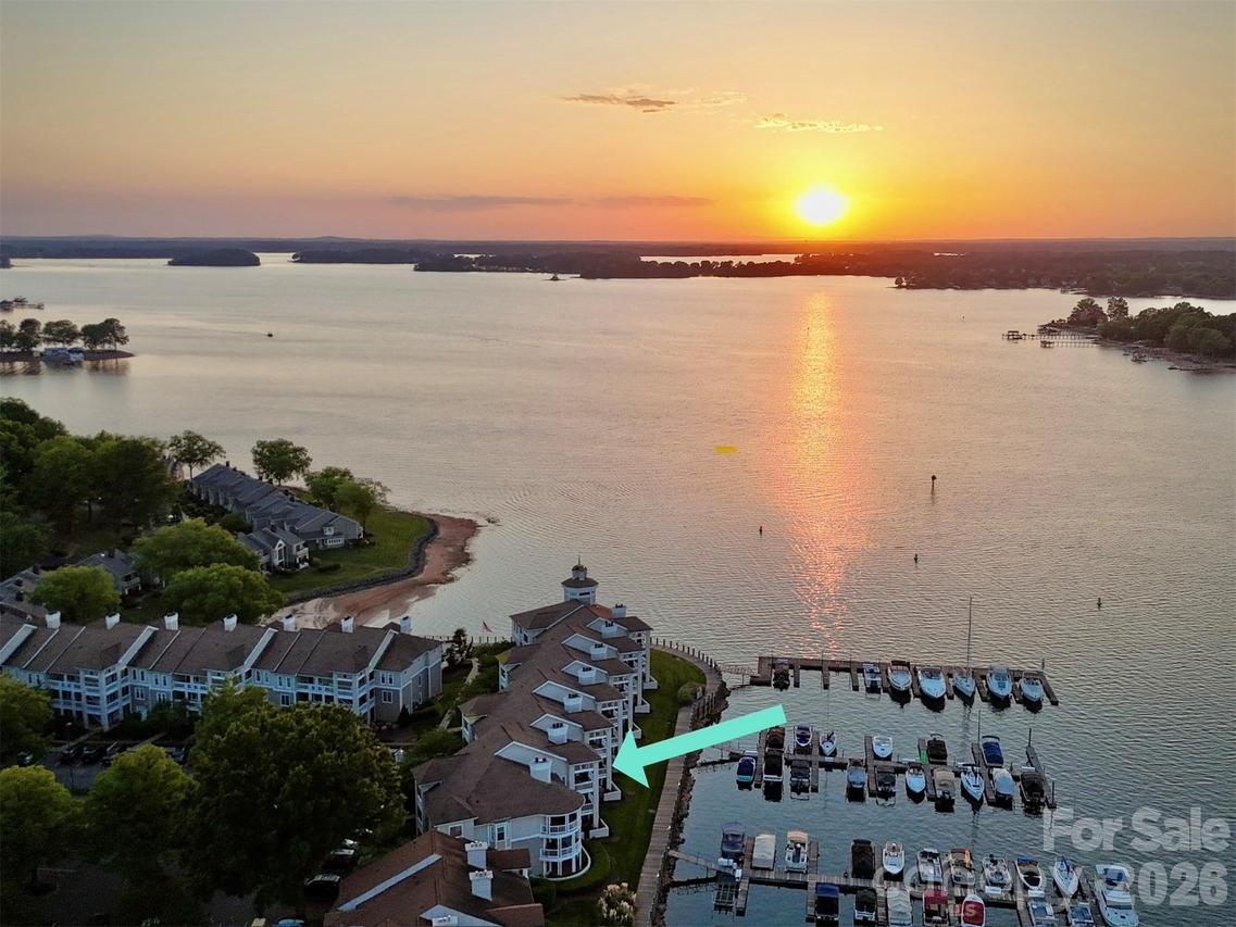 18637 Vineyard Point Ln., Cornelius, NC 28031