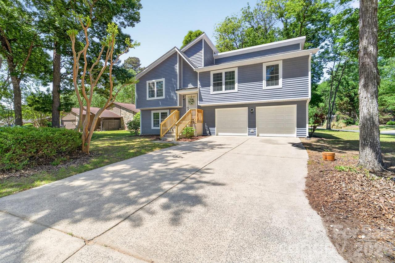 10730 Coachman Cir., Charlotte, NC 28277