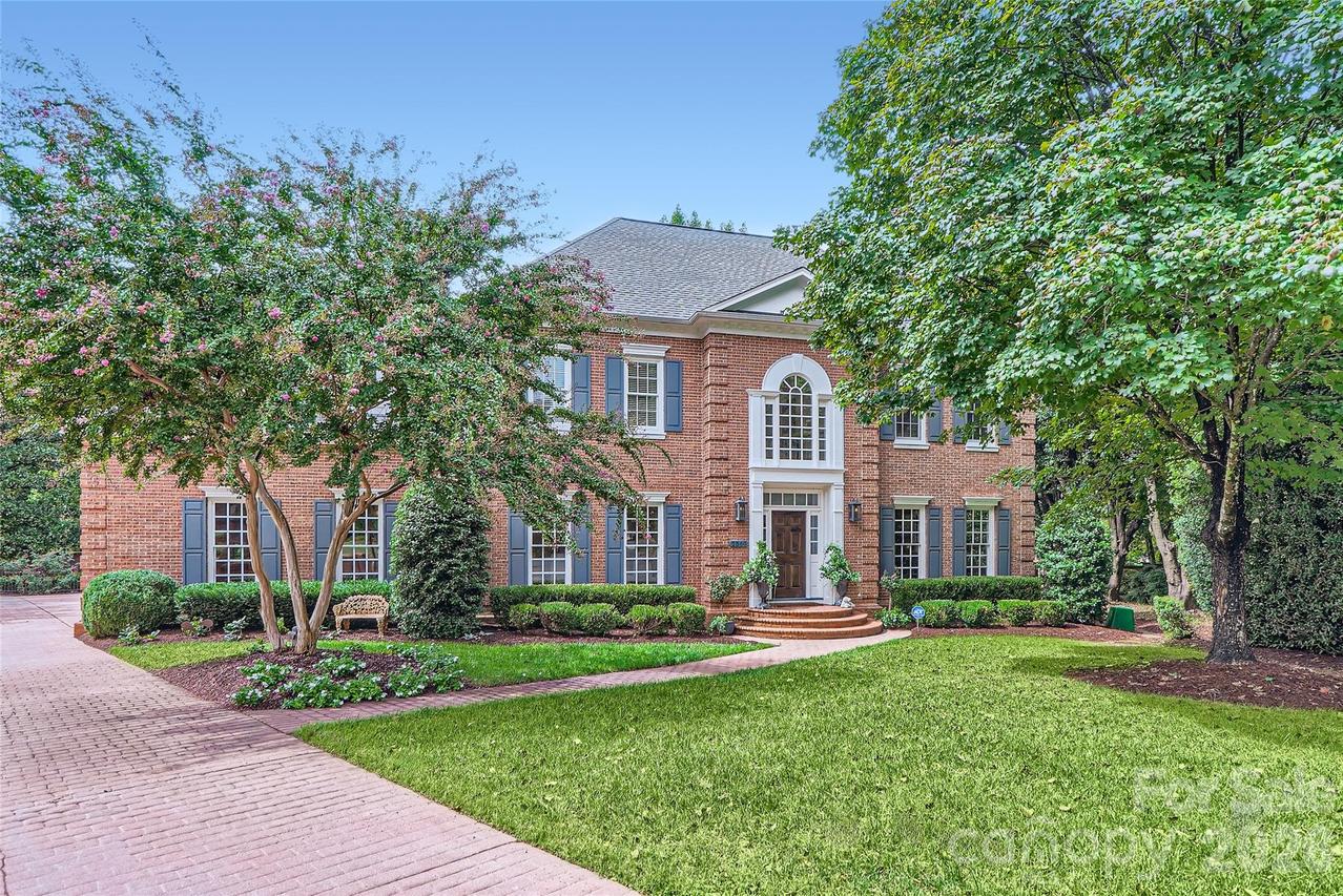 2560 Morrocroft Ln., Charlotte, NC 28211