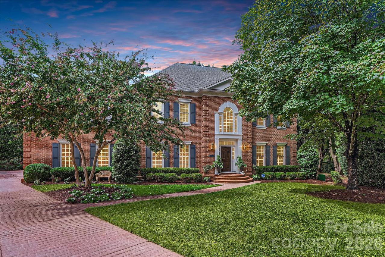 2560 Morrocroft Ln., Charlotte, NC 28211