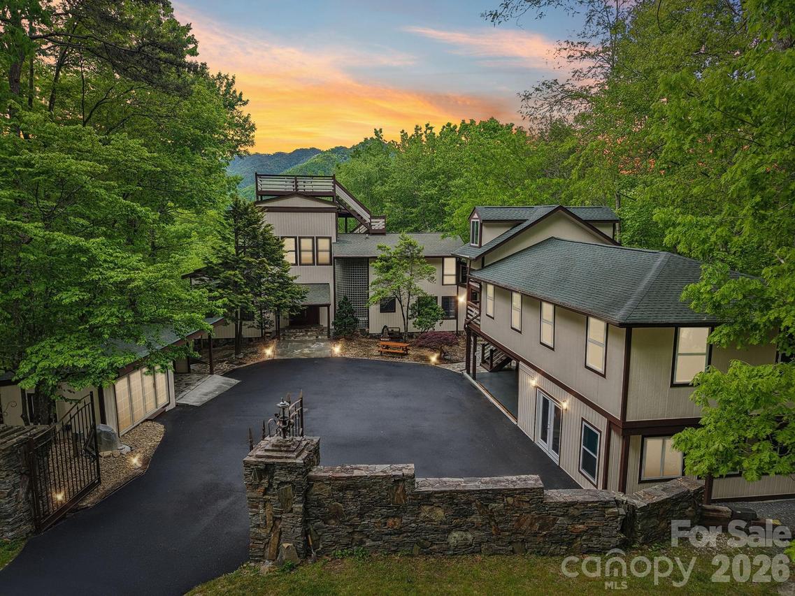 295/291 Dills Rd., Bryson City, NC 28713