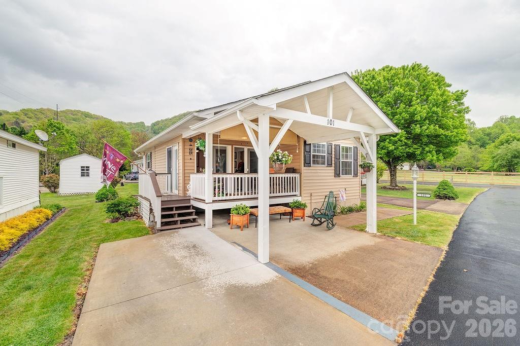 101 Strollers Ln., Waynesville, NC 28785