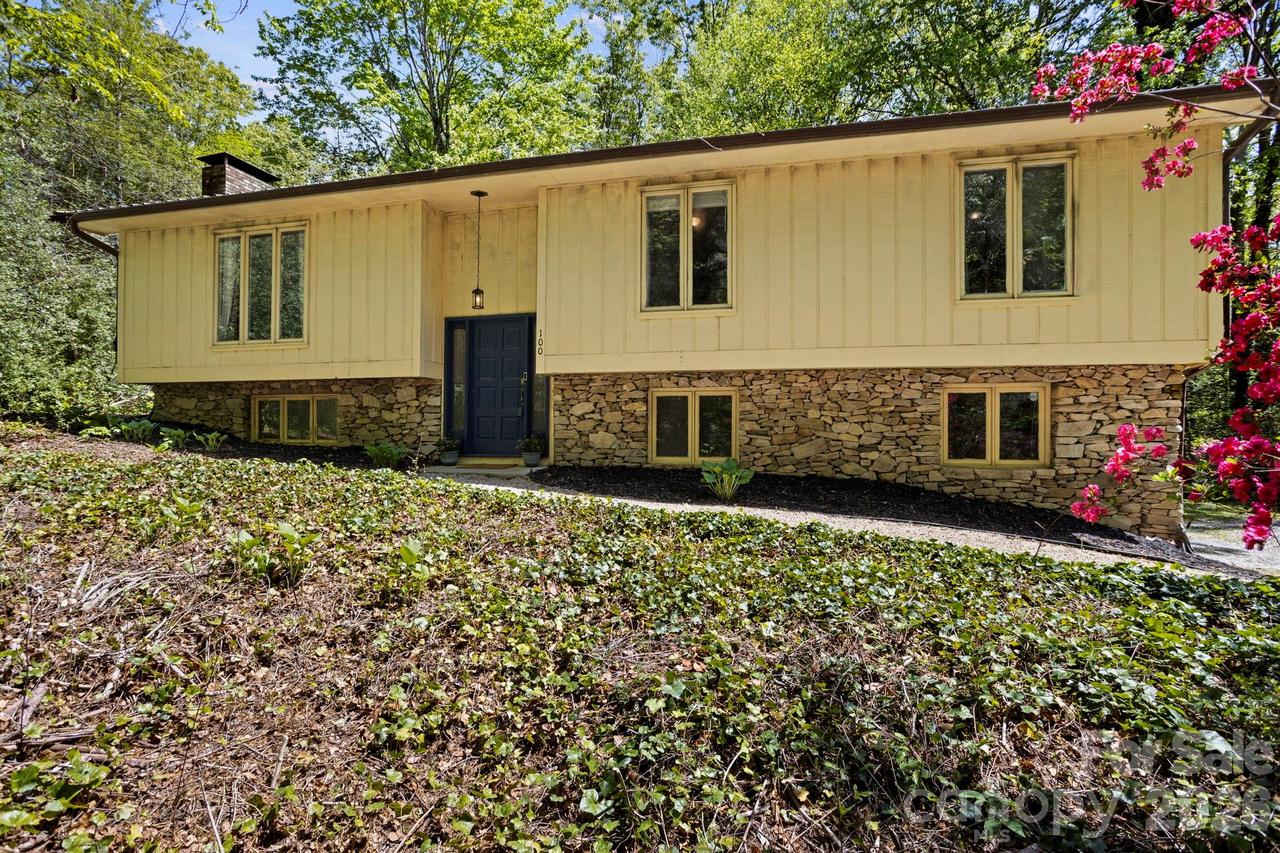 100 Greenbriar Ave. #16, Flat Rock, NC 28731