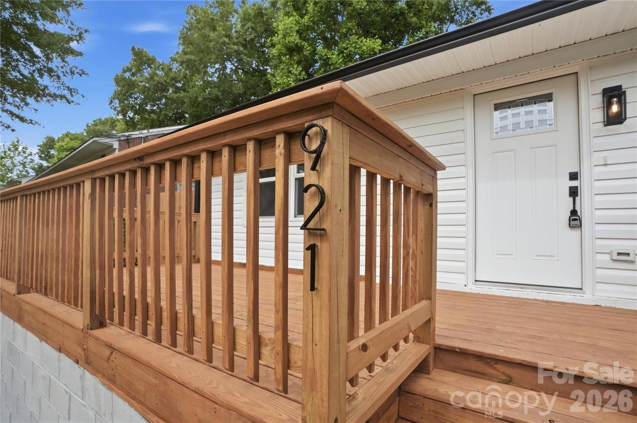 921 Green Circle Dr., Gastonia, NC 28054