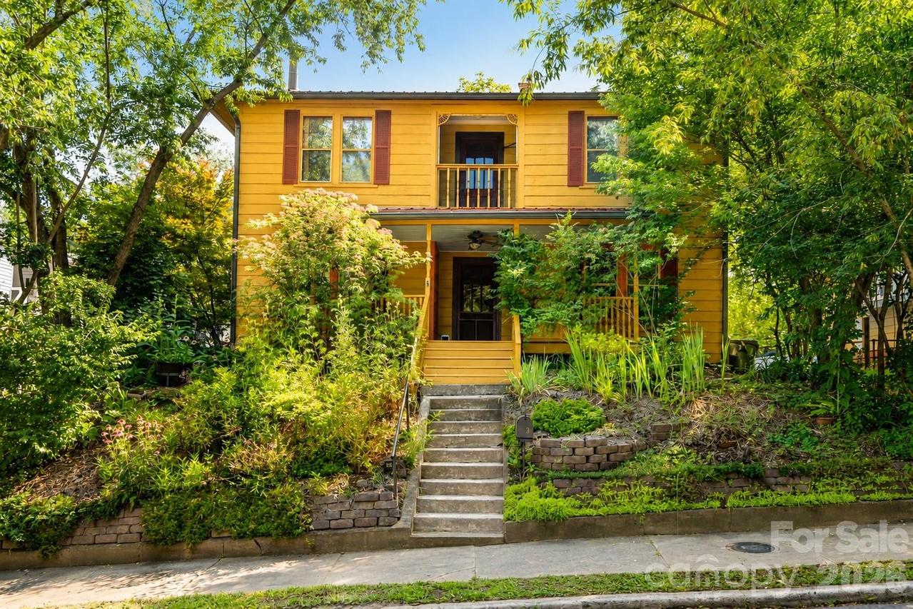 3 Woodlawn Ave., Asheville, NC 28801