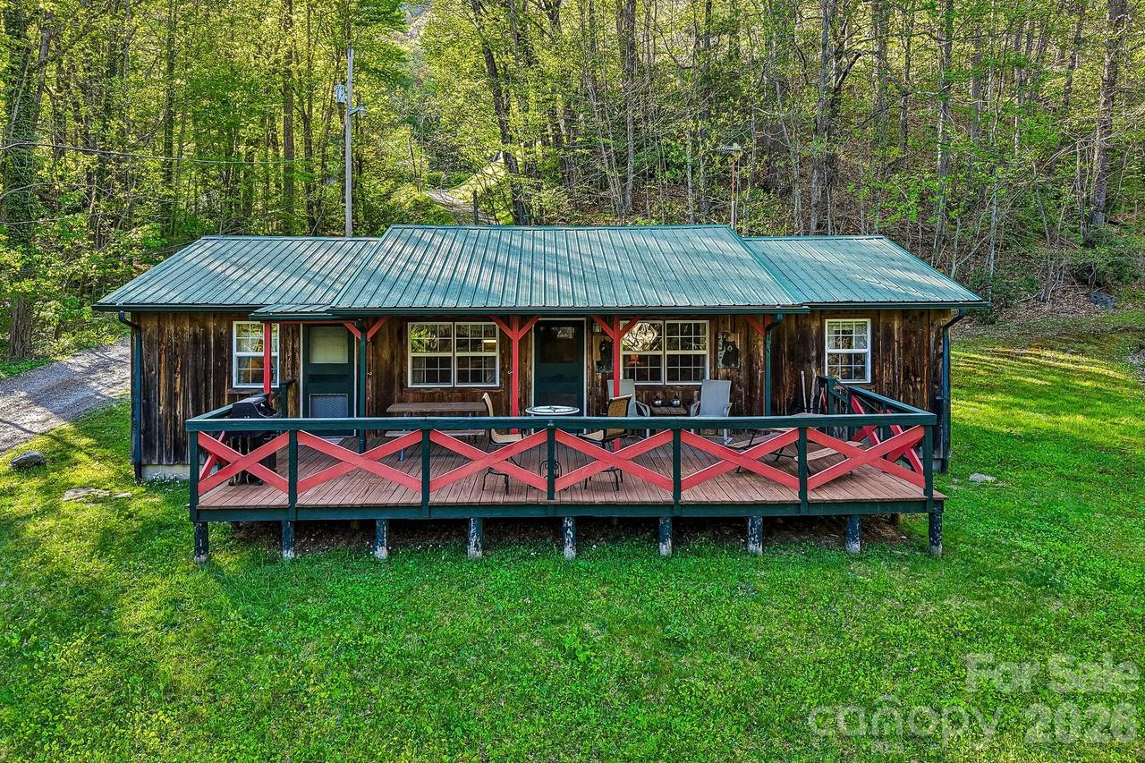 28 Mull Cove Rd., Maggie Valley, NC 28751