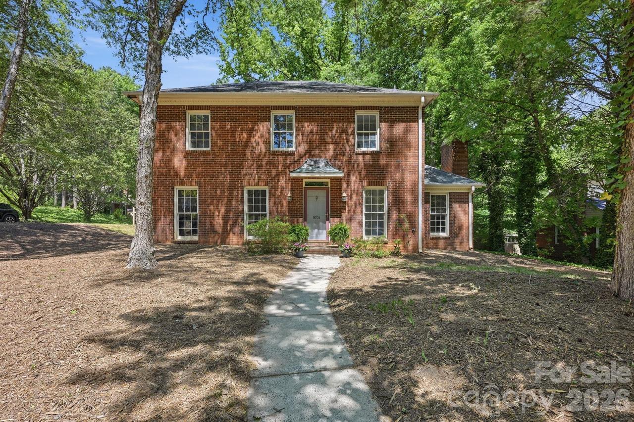 9701 Enid Ln., Matthews, NC 28105