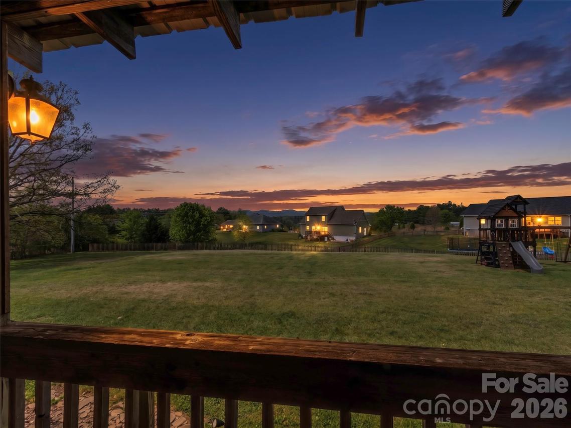 120 Lillie Ln., Marshall, NC 28753