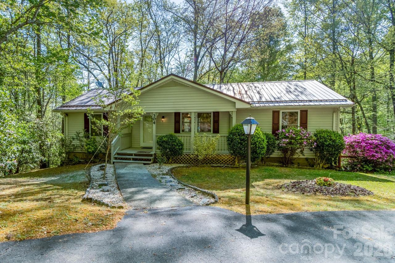 304 Emerald Hills Dr. #14, Pisgah Forest, NC 28768