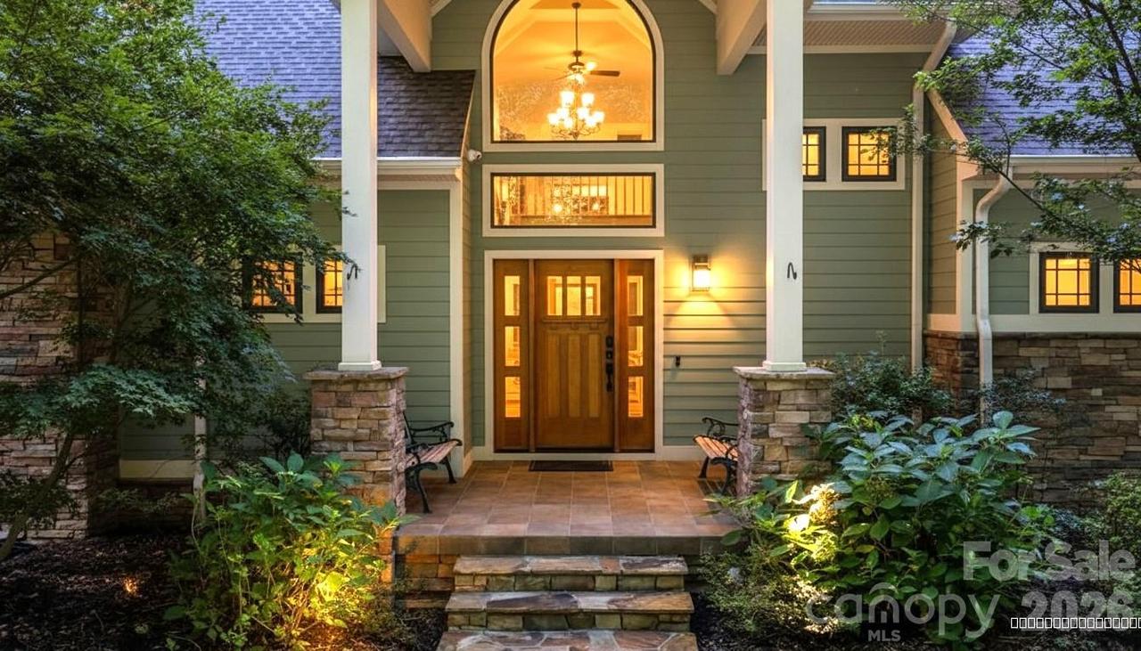 301 Gateway Dr., Hendersonville, NC 28739