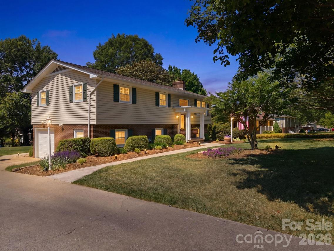 2340 24th Ave., Hickory, NC 28601