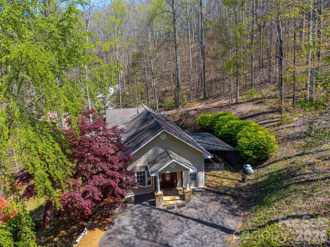 605 Toy Cove Rd., Sylva, NC 28779