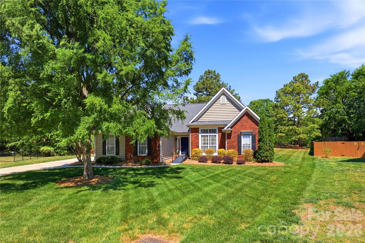 7704 Hickory Stick Pl., Charlotte, NC 28277