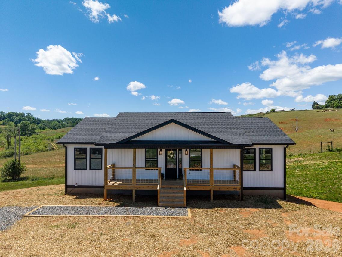 33 Pilgrims Path Ln., Alexander, NC 28701