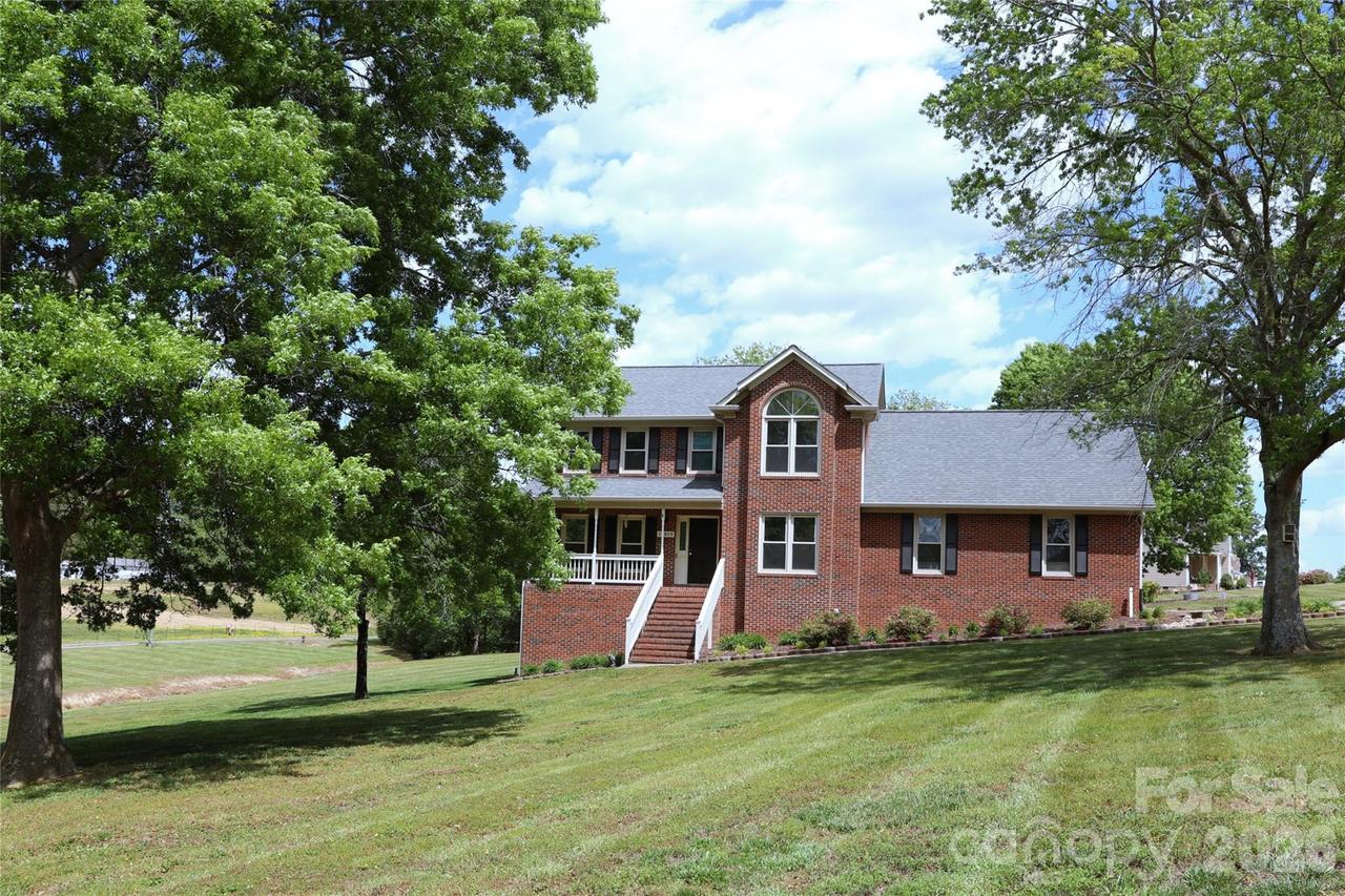 12809 Pine Bluff Rd., Midland, NC 28107