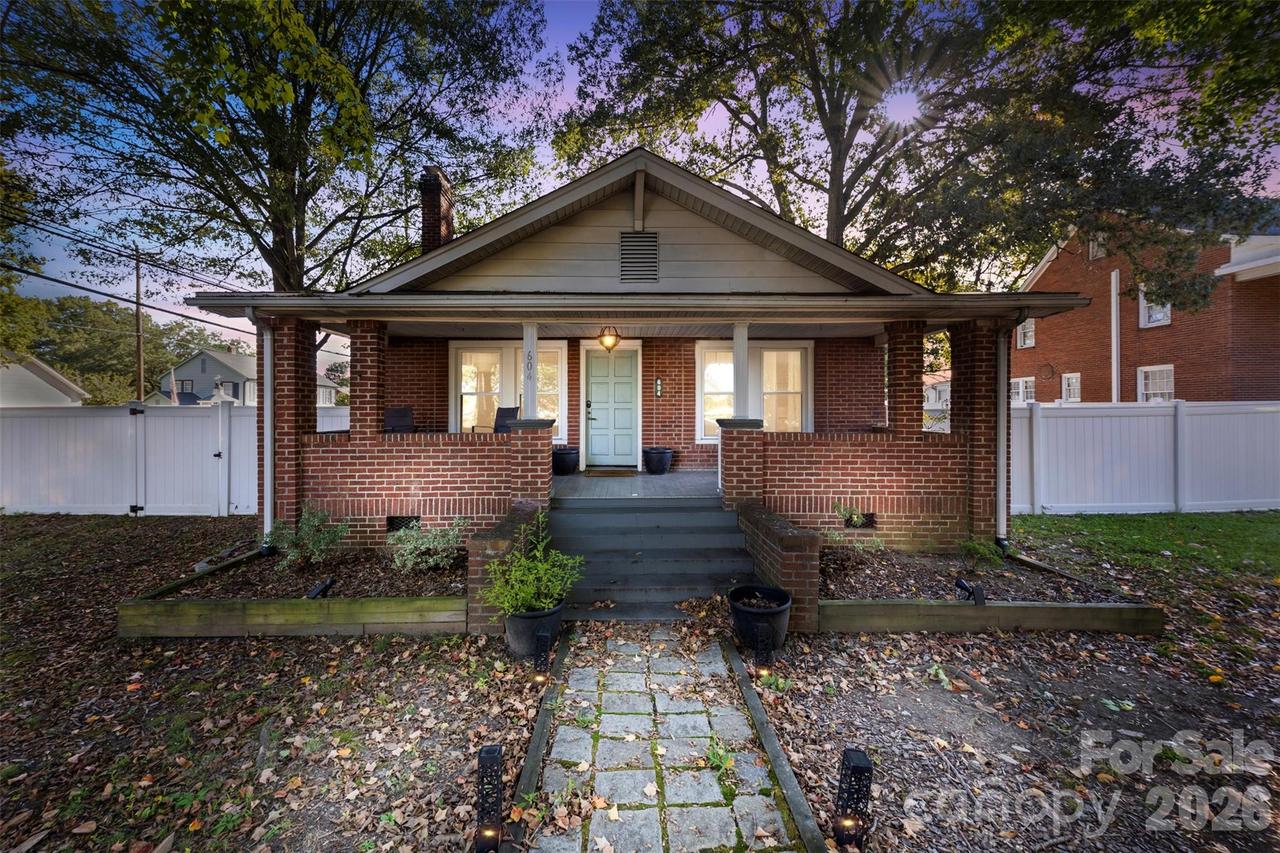 604 Pearl Ave., Kannapolis, NC 28083