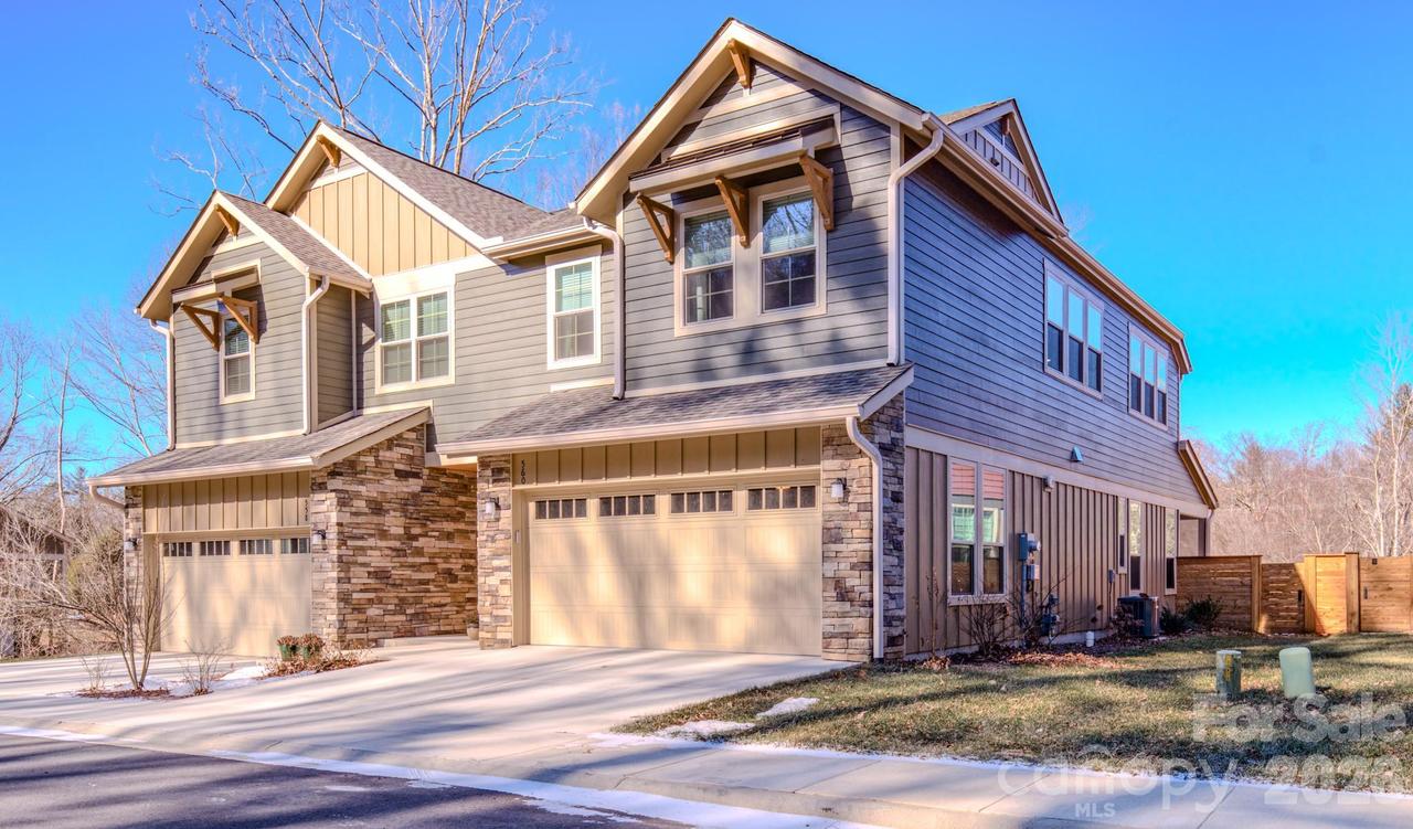 560 Sweet Birch Park Ln., Black Mountain, NC 28711