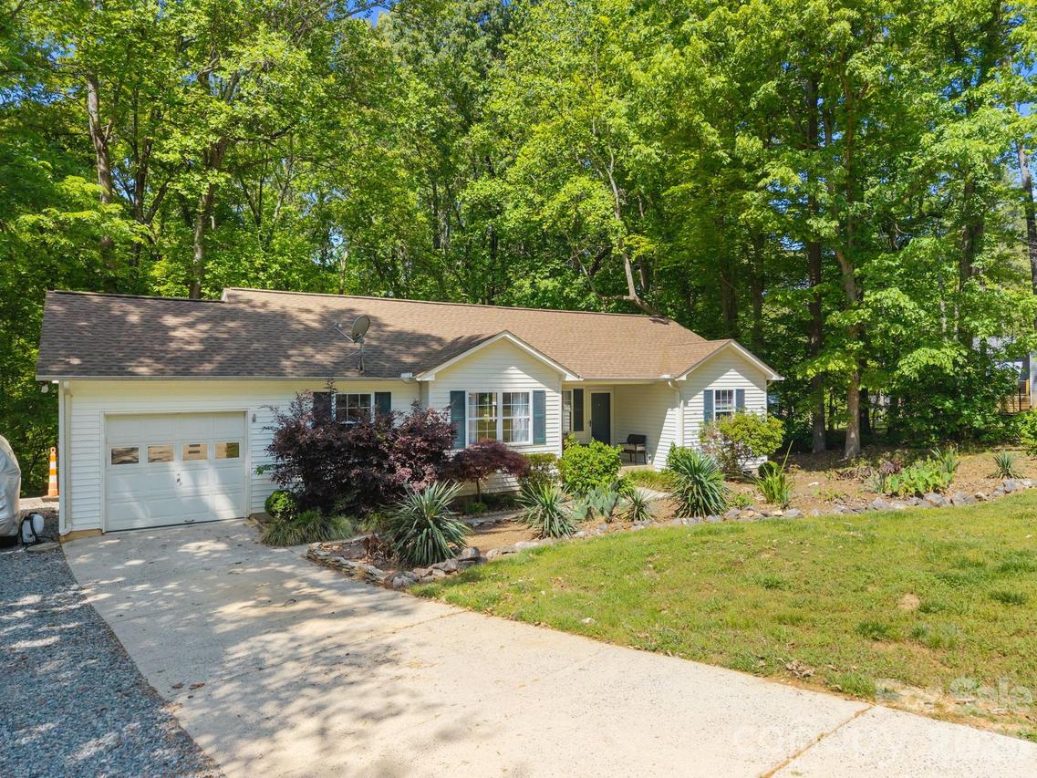 125 Mills Forest Ln., Mooresville, NC 28117