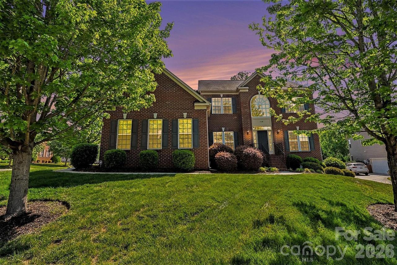 7608 Clarke Ridge Ct., Charlotte, NC 28269