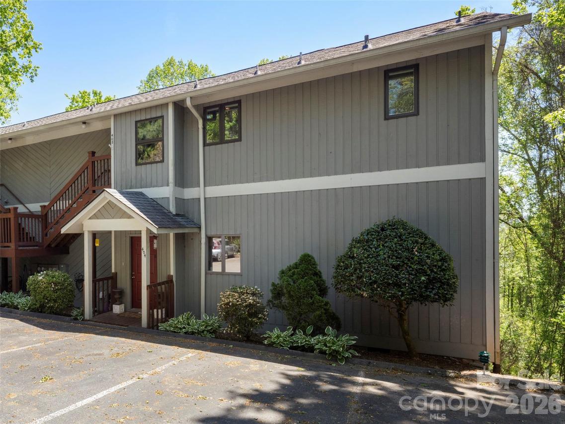 408 Windswept Dr., Asheville, NC 28801