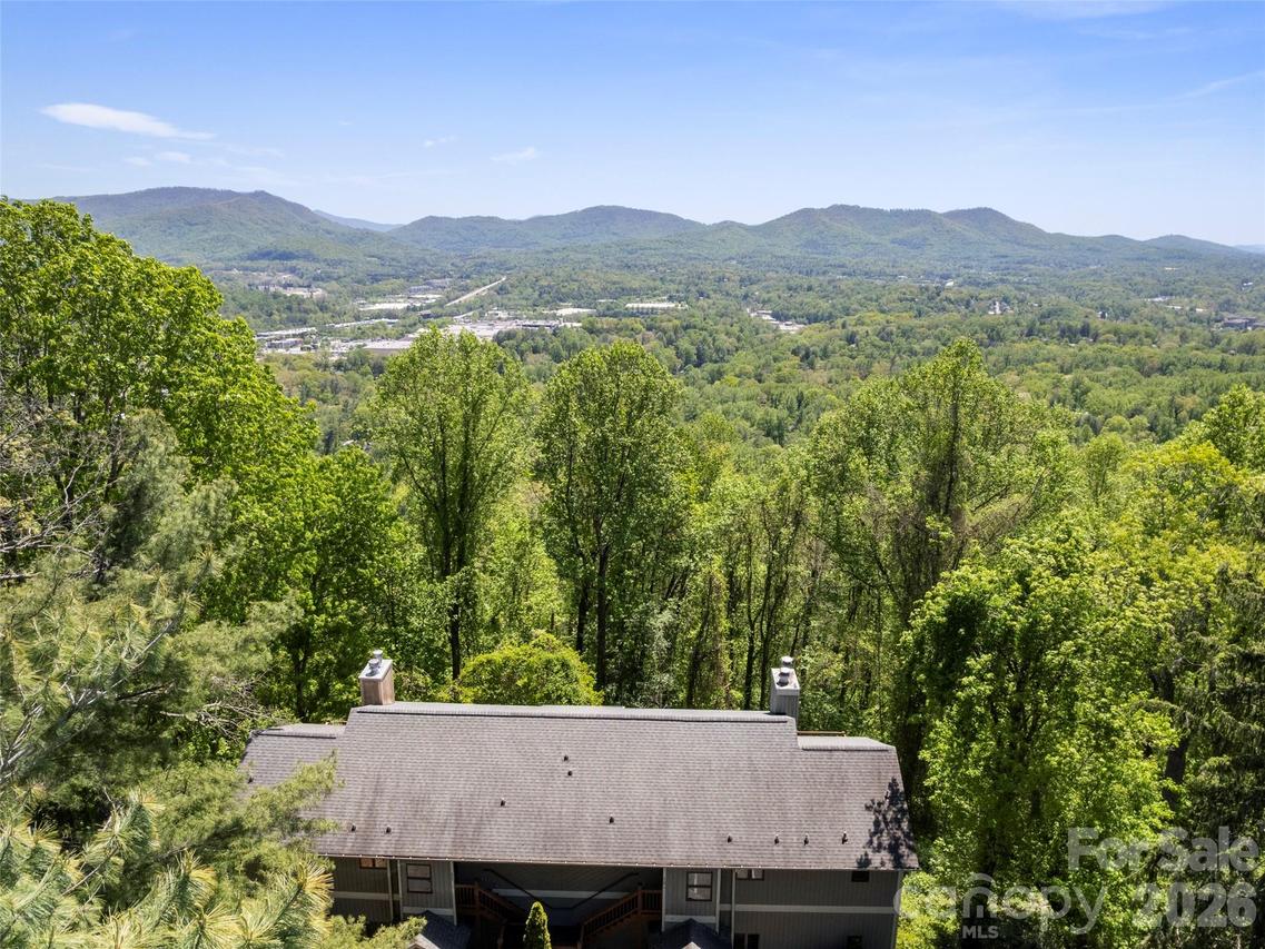 408 Windswept Dr., Asheville, NC 28801