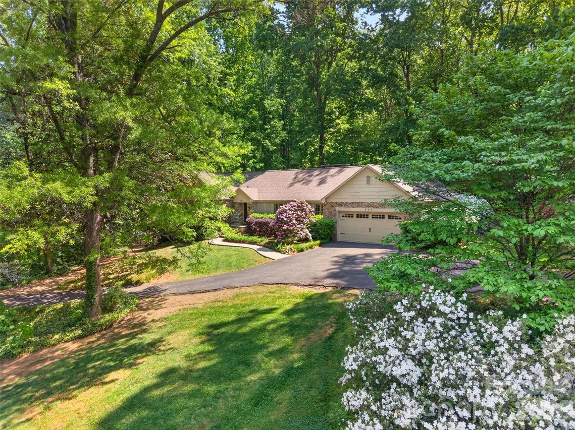 537 Saint Cloud Dr., Statesville, NC 28625