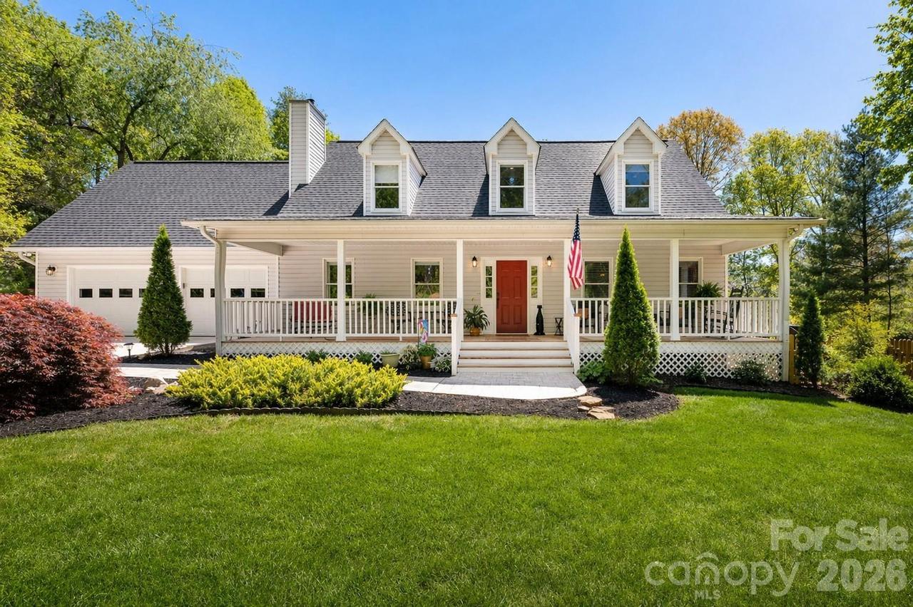 29 Blueberry Ln., Fairview, NC 28730