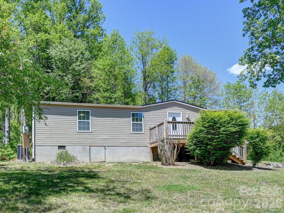 2275 Lamb Mountain Rd., Hendersonville, NC 28792