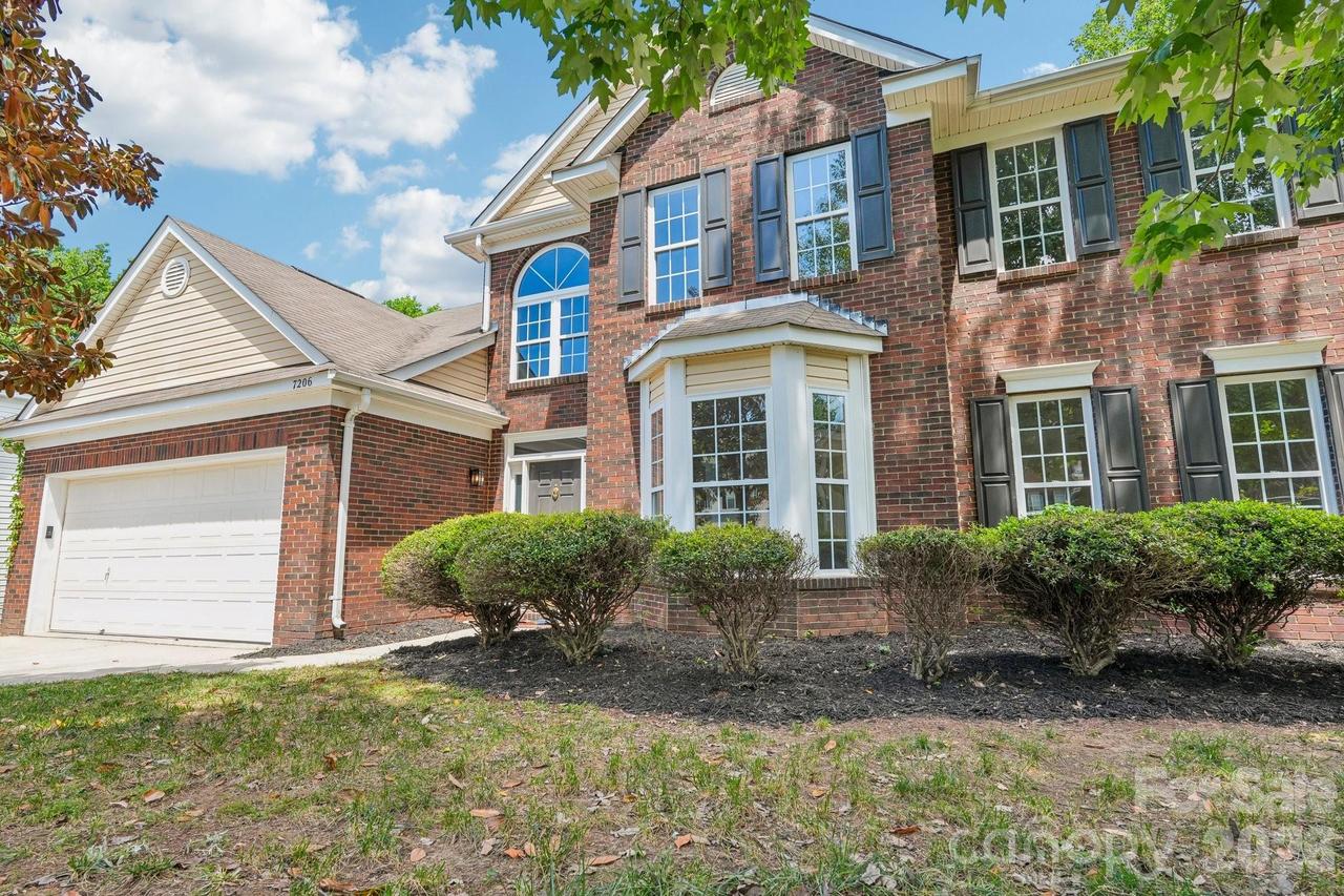 7206 Sweetfield Dr., Huntersville, NC 28078