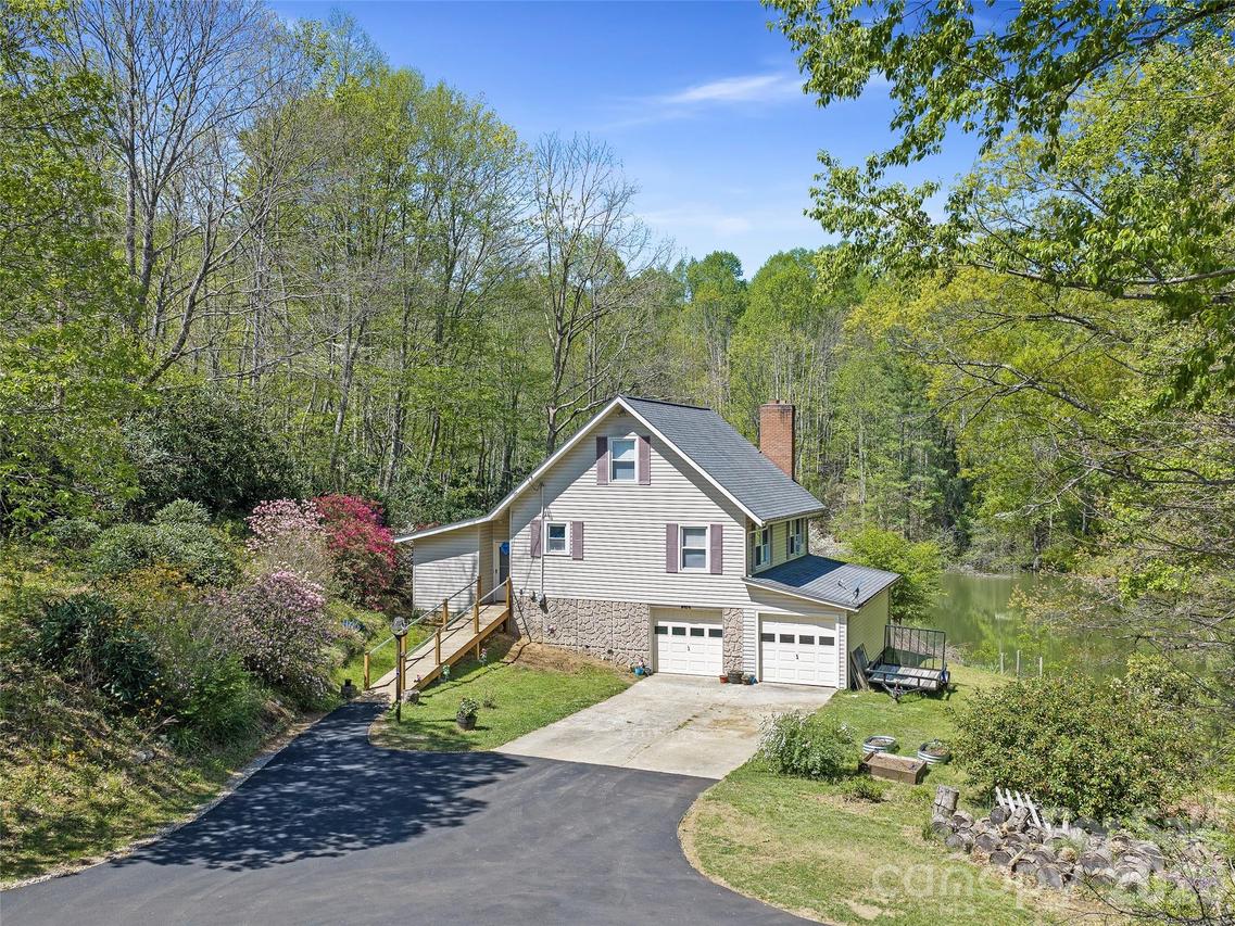 376 Hoot Owl Rd., Spruce Pine, NC 28777
