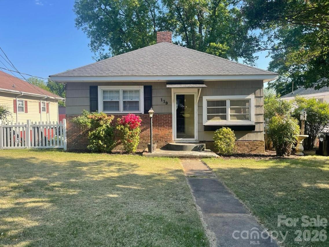 119 Pine St., Badin, NC 28009