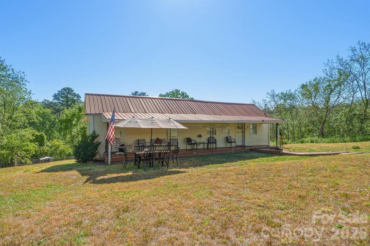 103 J A Ross St., Morganton, NC 28655