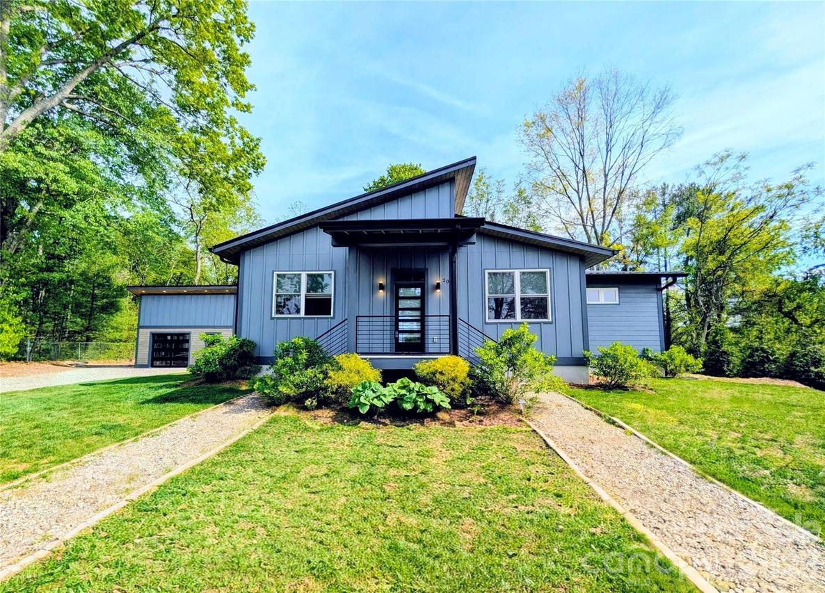 206 Flathouse Dr., Asheville, NC 28804