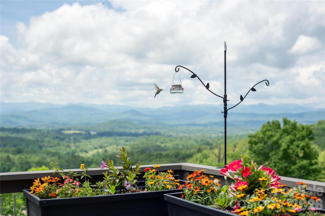 467 Crystal Heights Dr., Hendersonville, NC 28379