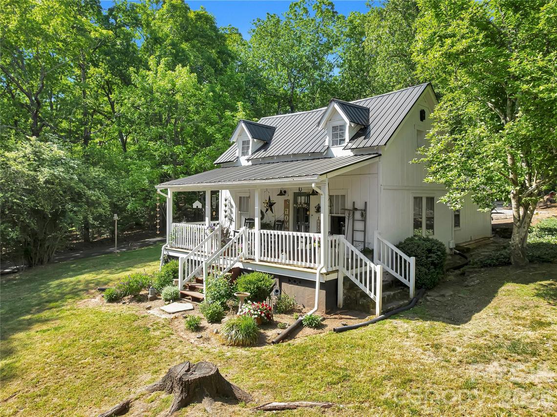 289 Carson St., Tryon, NC 28782