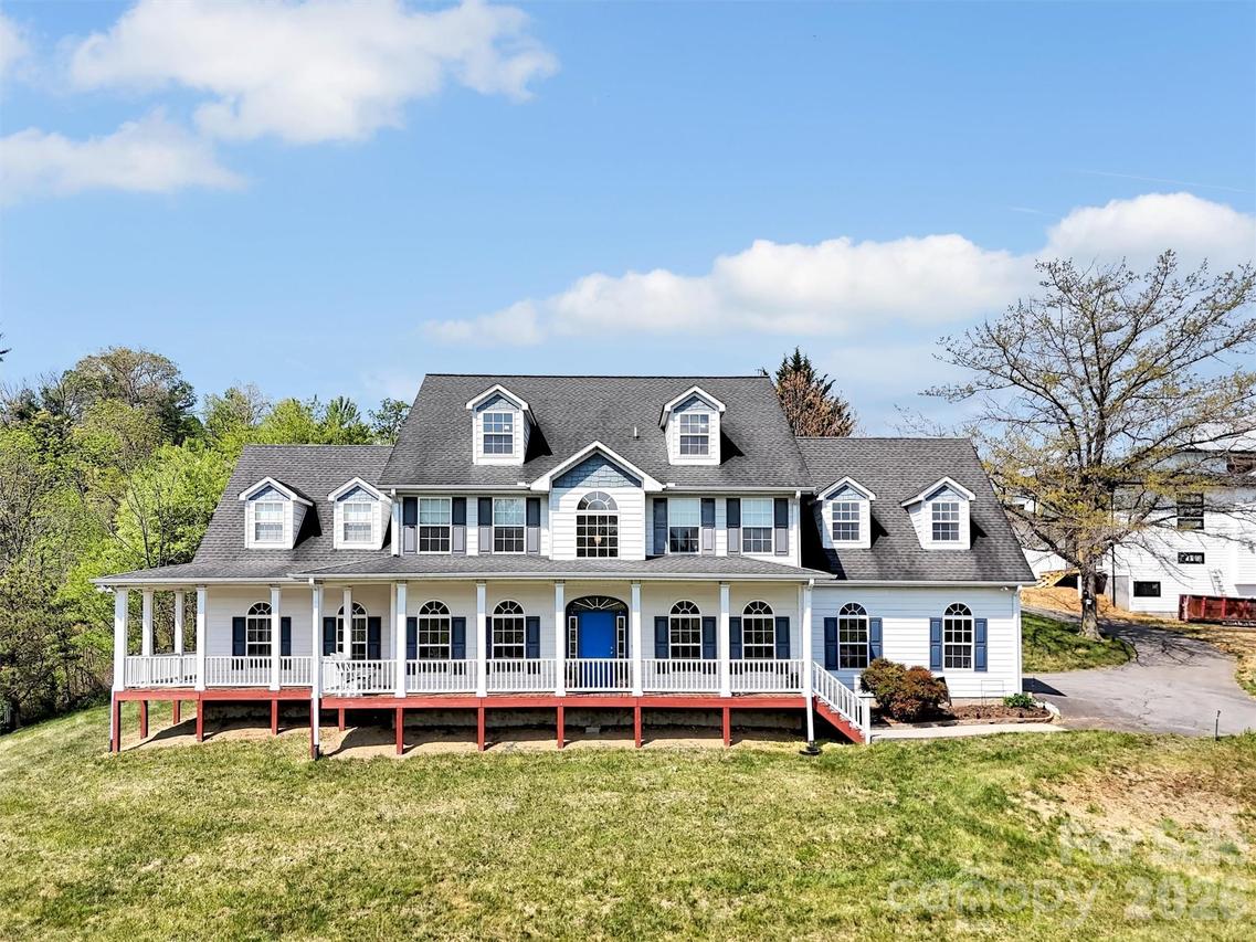 237 Midway Crossing, Clyde, NC 28721