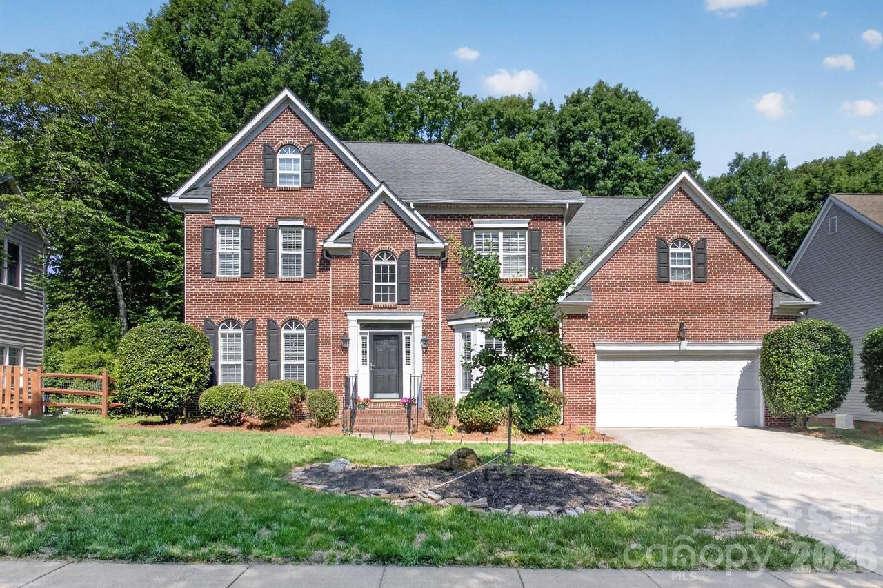 8812 Kingston Forest Dr., Charlotte, NC 28277