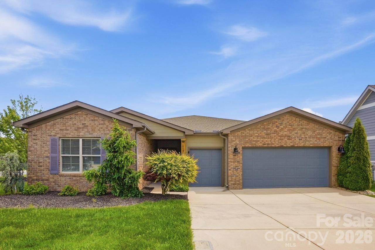 6196 Raven Rock Dr., Denver, NC 28037