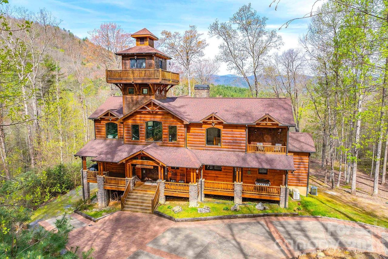 716 Peppervine Cir., Brevard, NC 28712