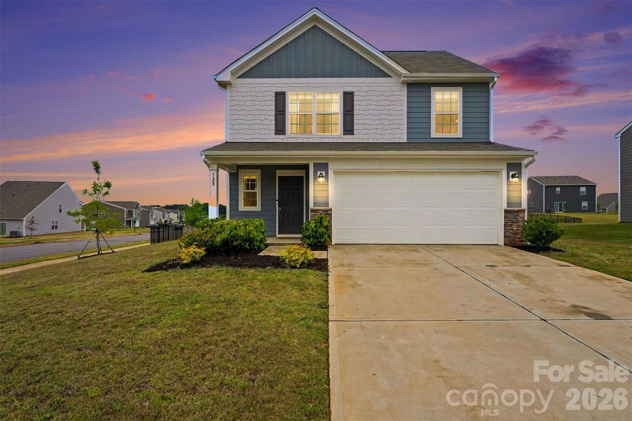 128 Hanging Rock Tr., Statesville, NC 28625