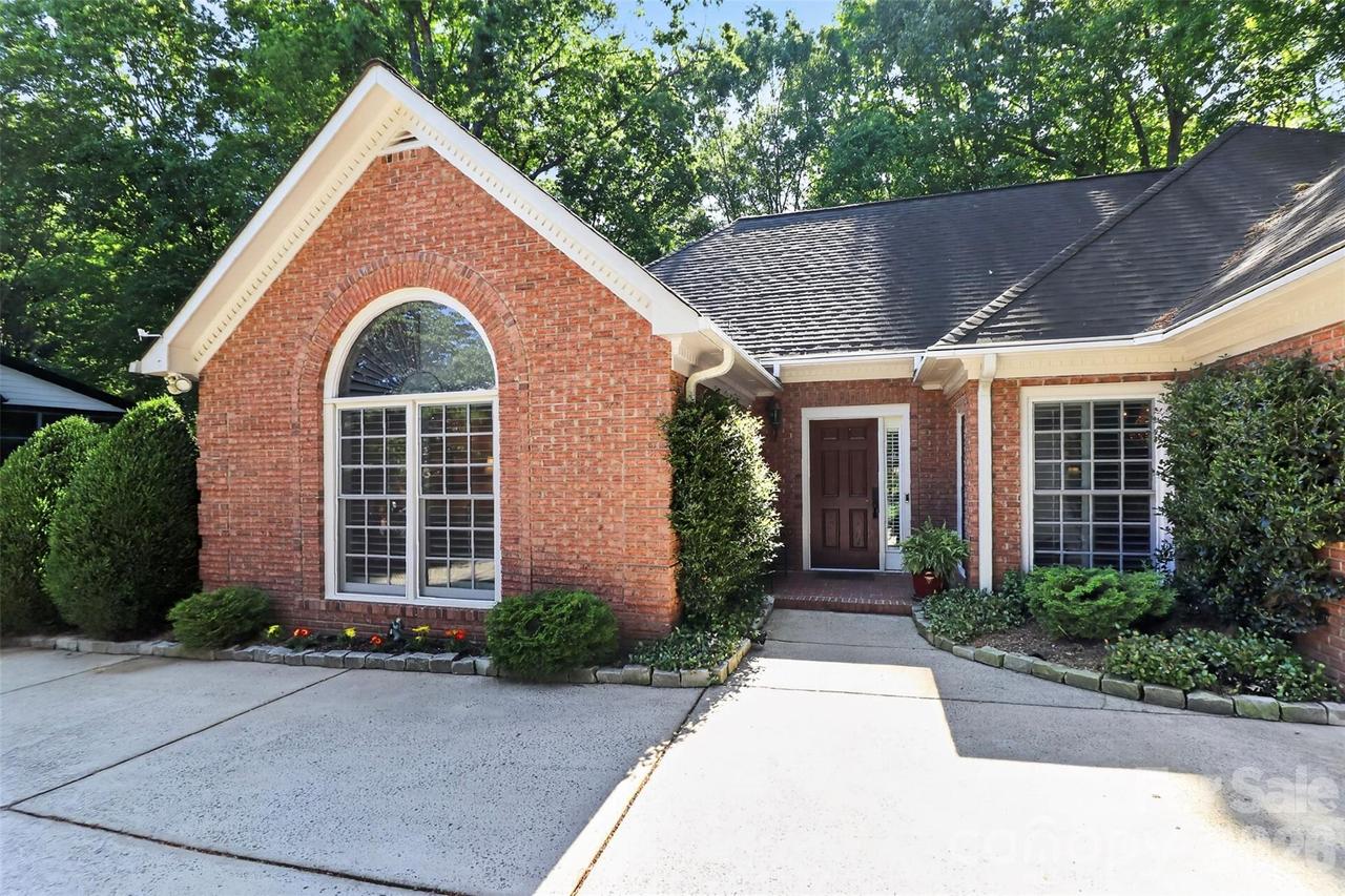 8902 Taunton Dr., Huntersville, NC 28078