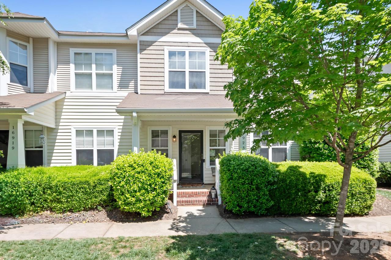 16923 Bridgeton Ln., Huntersville, NC 28078