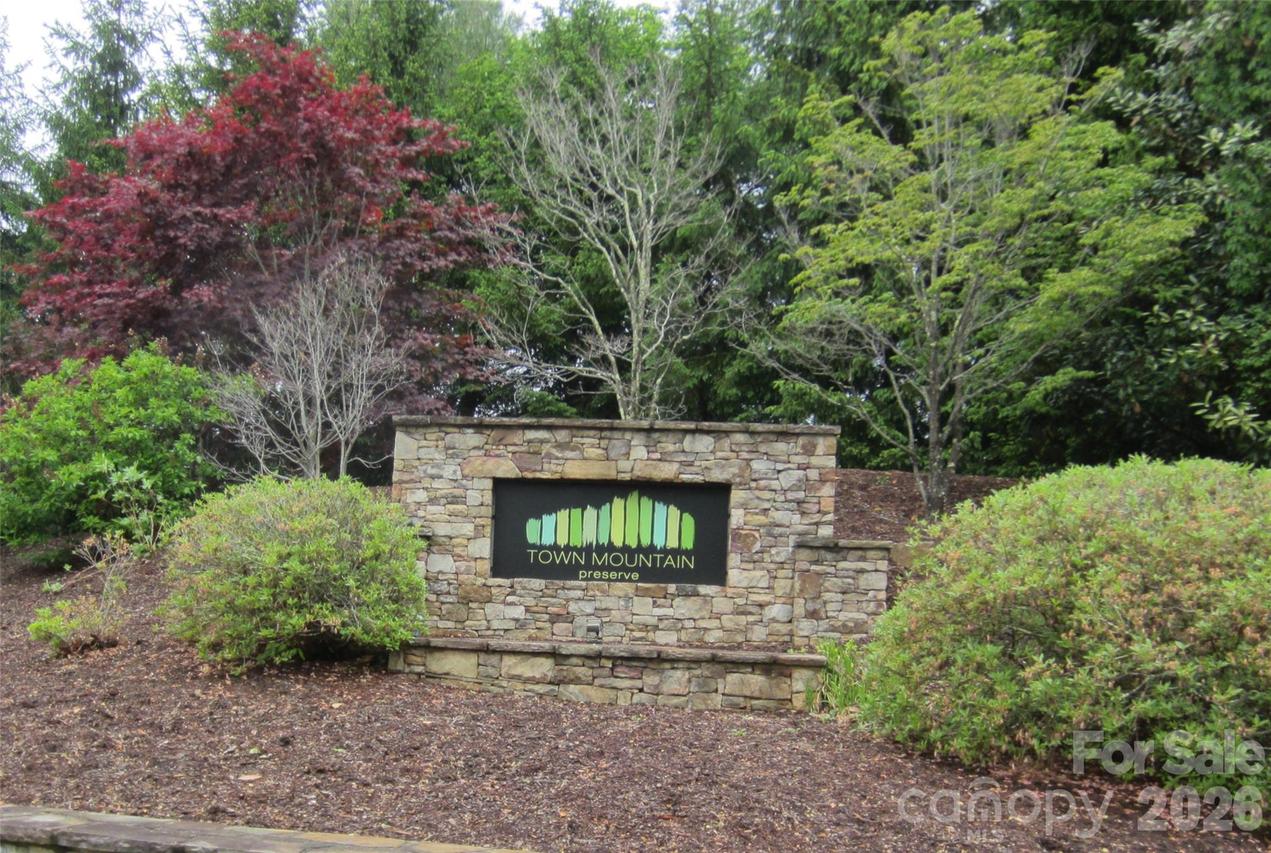 64 Longspur Ln., Asheville, NC 28804