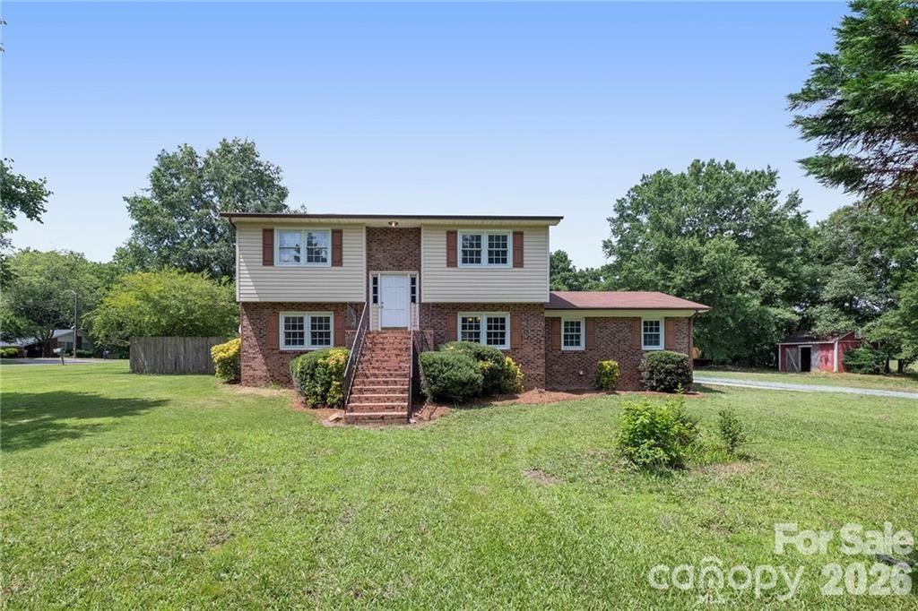 908 Forest Dr., Marshville, NC 28103