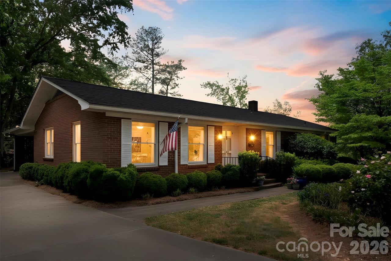 208 S Dixie St., Cherryville, NC 28021