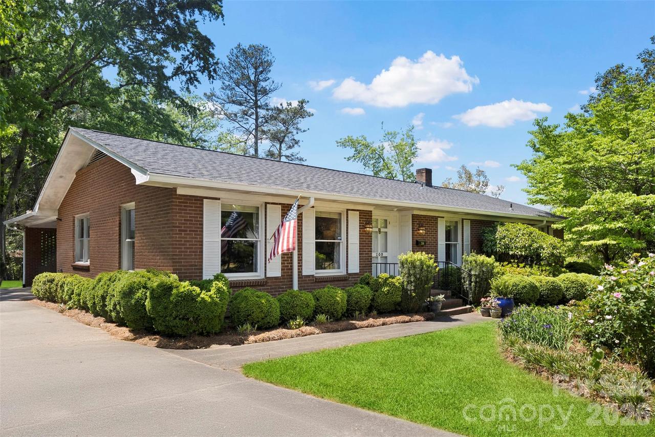 208 S Dixie St., Cherryville, NC 28021
