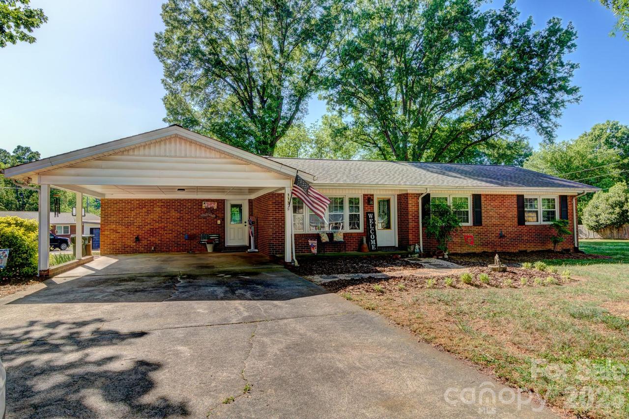 113 Delview Dr., Cherryville, NC 28021