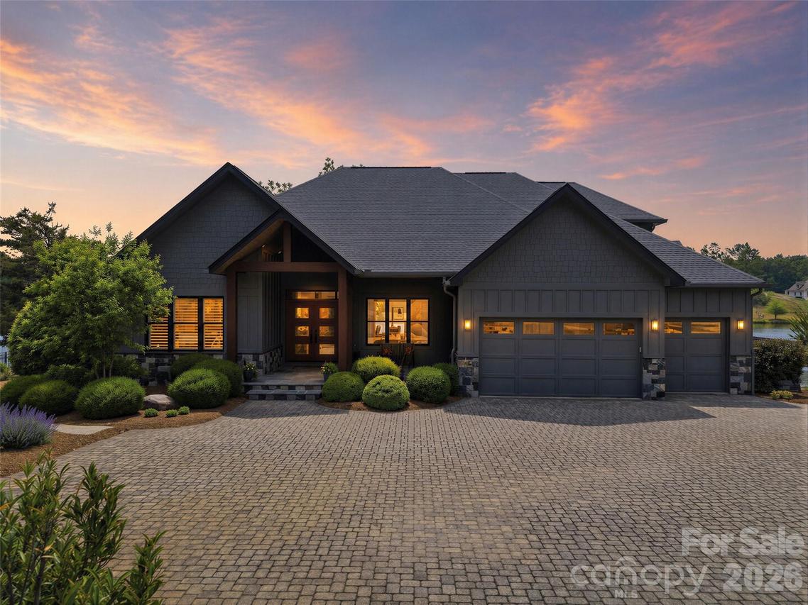 984 Mapleton Ln., Columbus, NC 28722