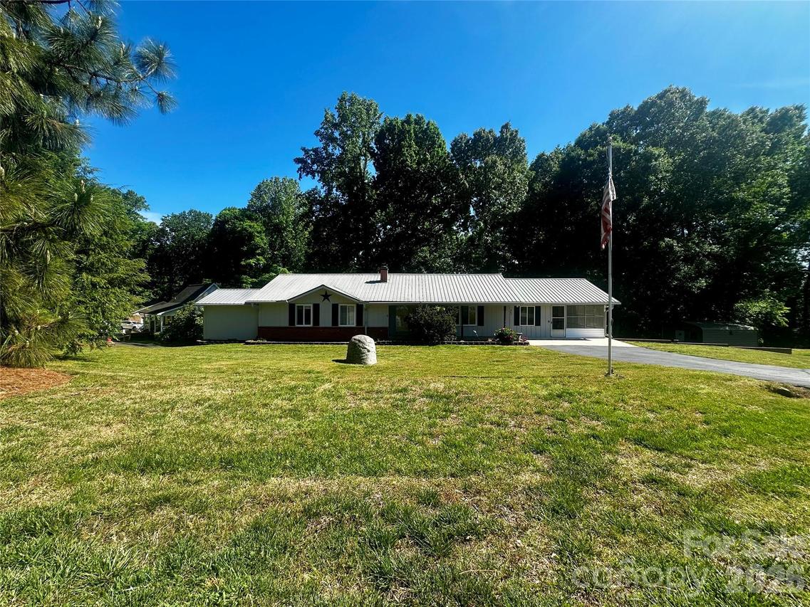 263 Spring Shore Rd., Statesville, NC 28677